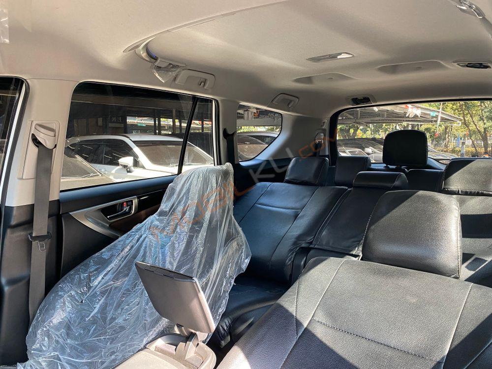 Mobil Toyota Kijang Innova 2022