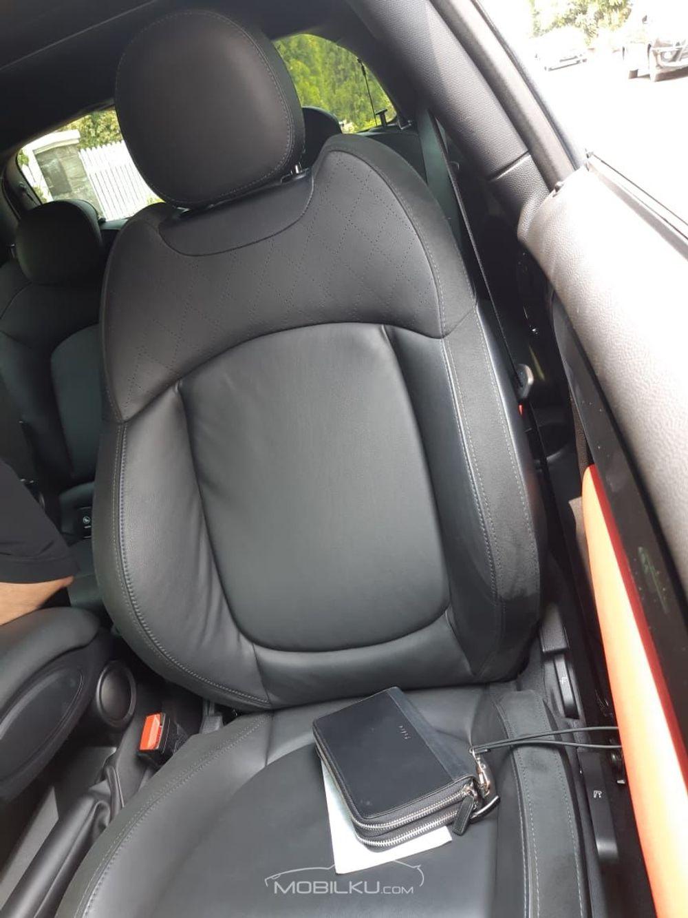 Mobil MINI 5-Door 2017