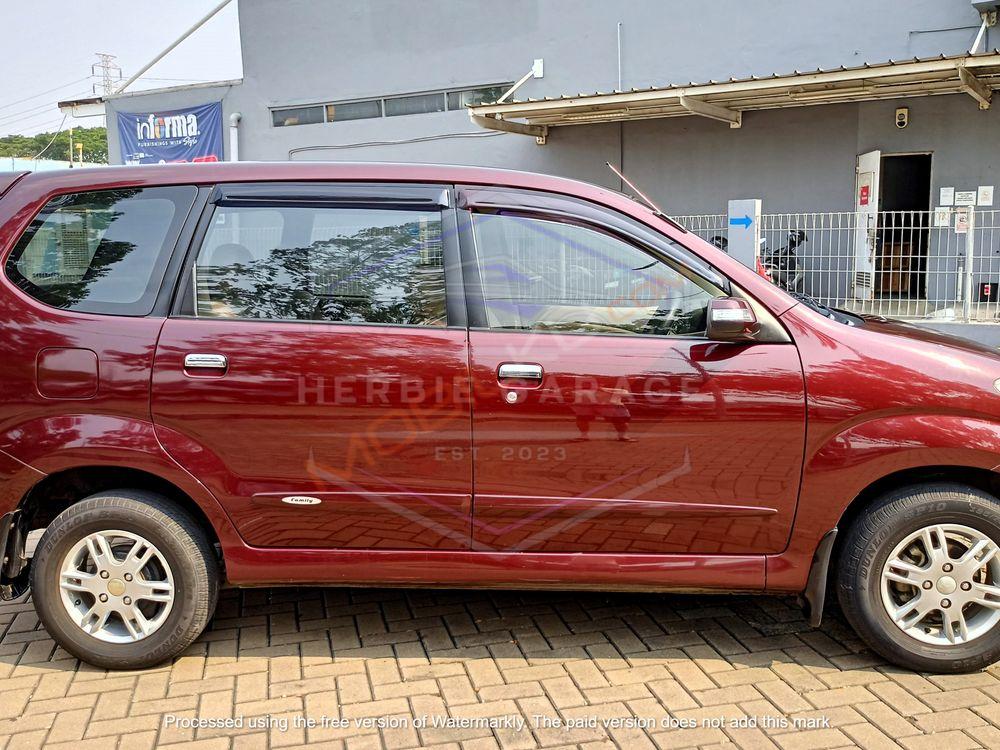 Mobil Daihatsu Xenia 2008