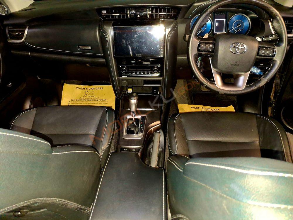 Mobil Toyota Fortuner 2021