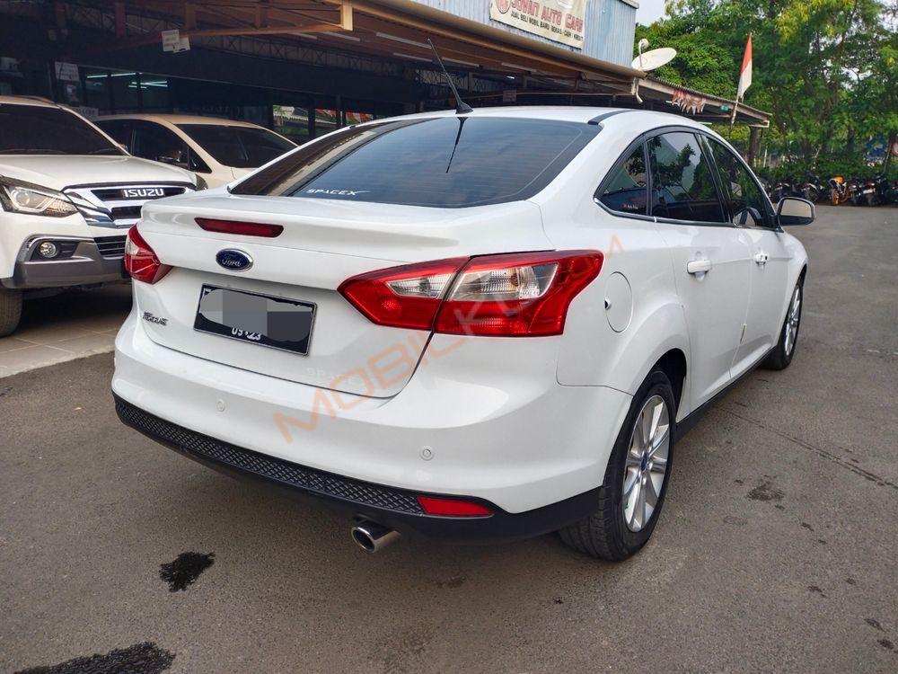 Mobil Ford Focus 2013
