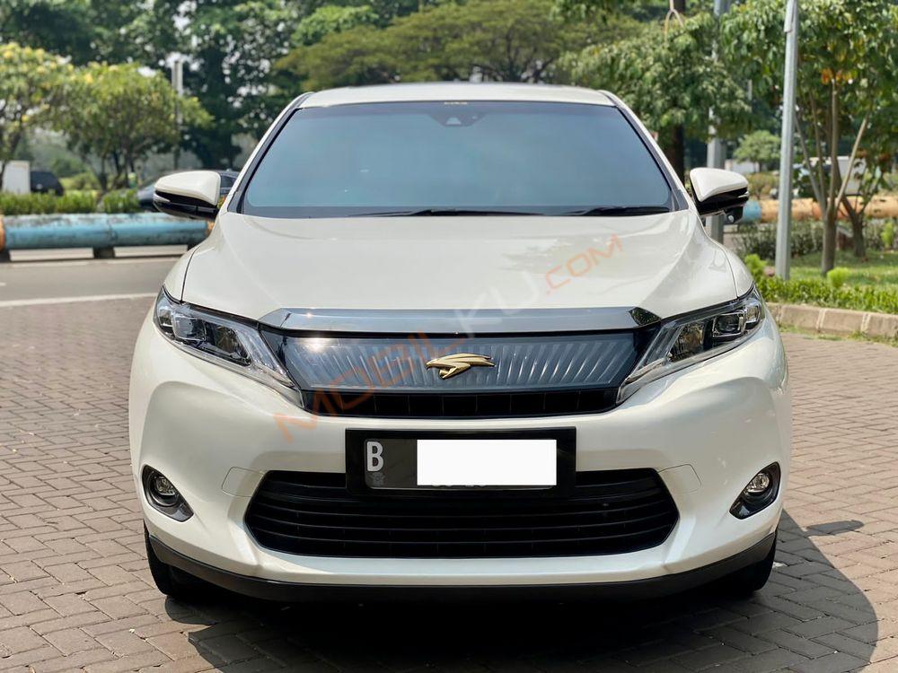 Mobil Toyota Harrier 2015