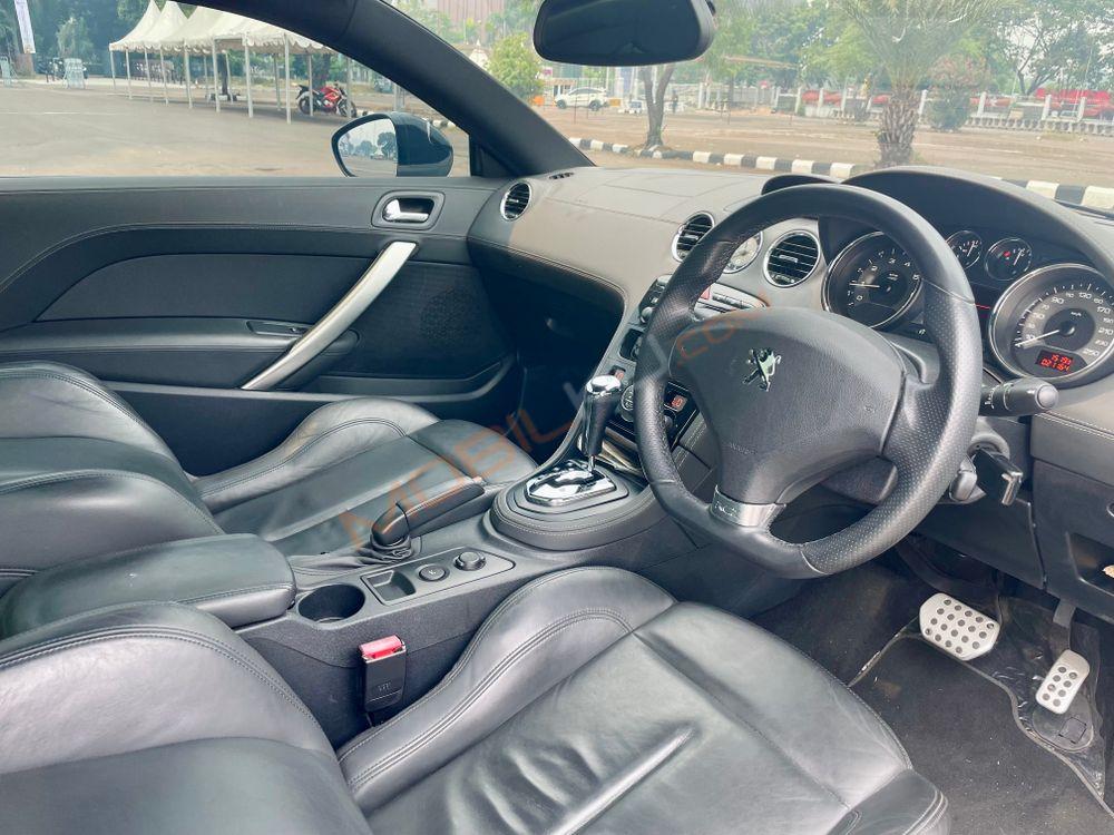 Mobil Peugeot RCZ 2012