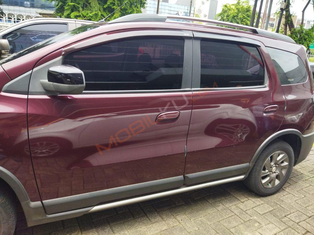 Mobil Chevrolet Spin 2015
