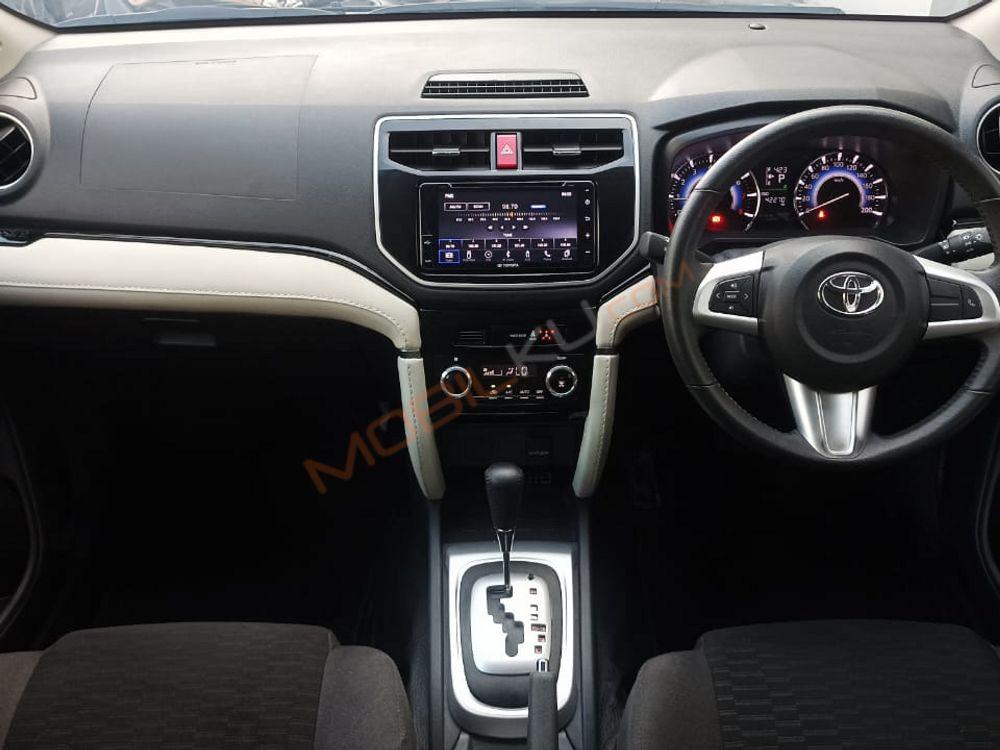 Mobil Toyota Rush 2021