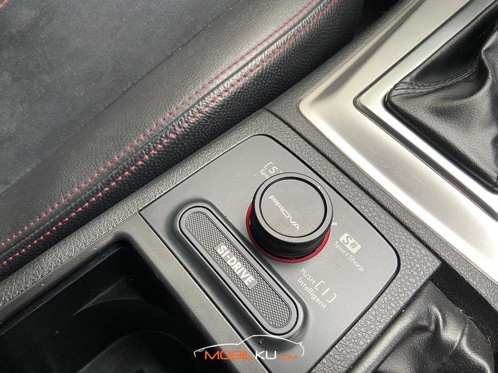 Mobil Subaru Impreza 2013