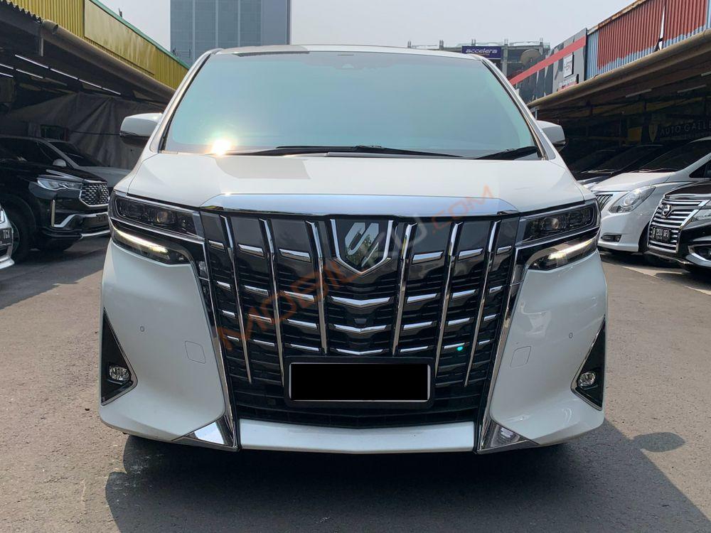 Mobil Toyota Alphard 2020
