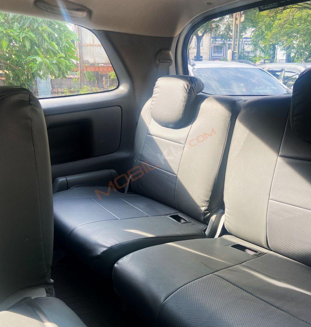 Mobil Toyota Kijang Innova 2008