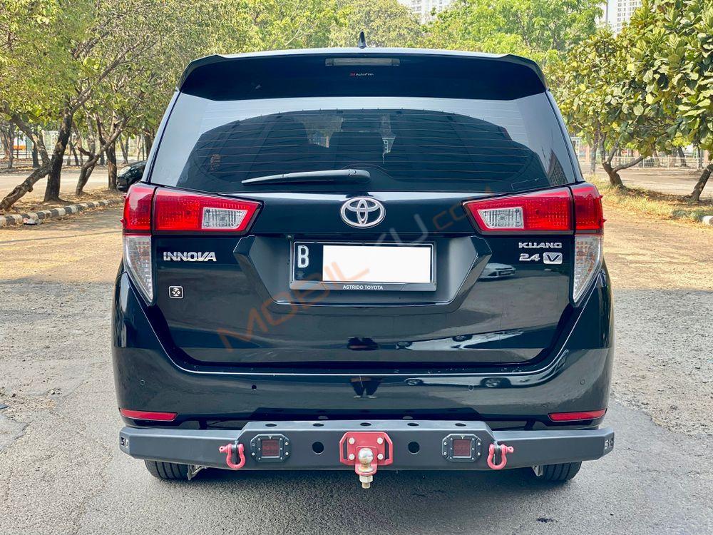 Mobil Toyota Kijang Innova 2021