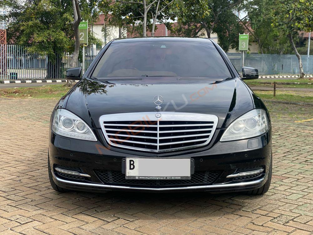 Mobil Mercedes-Benz S-Class 2011