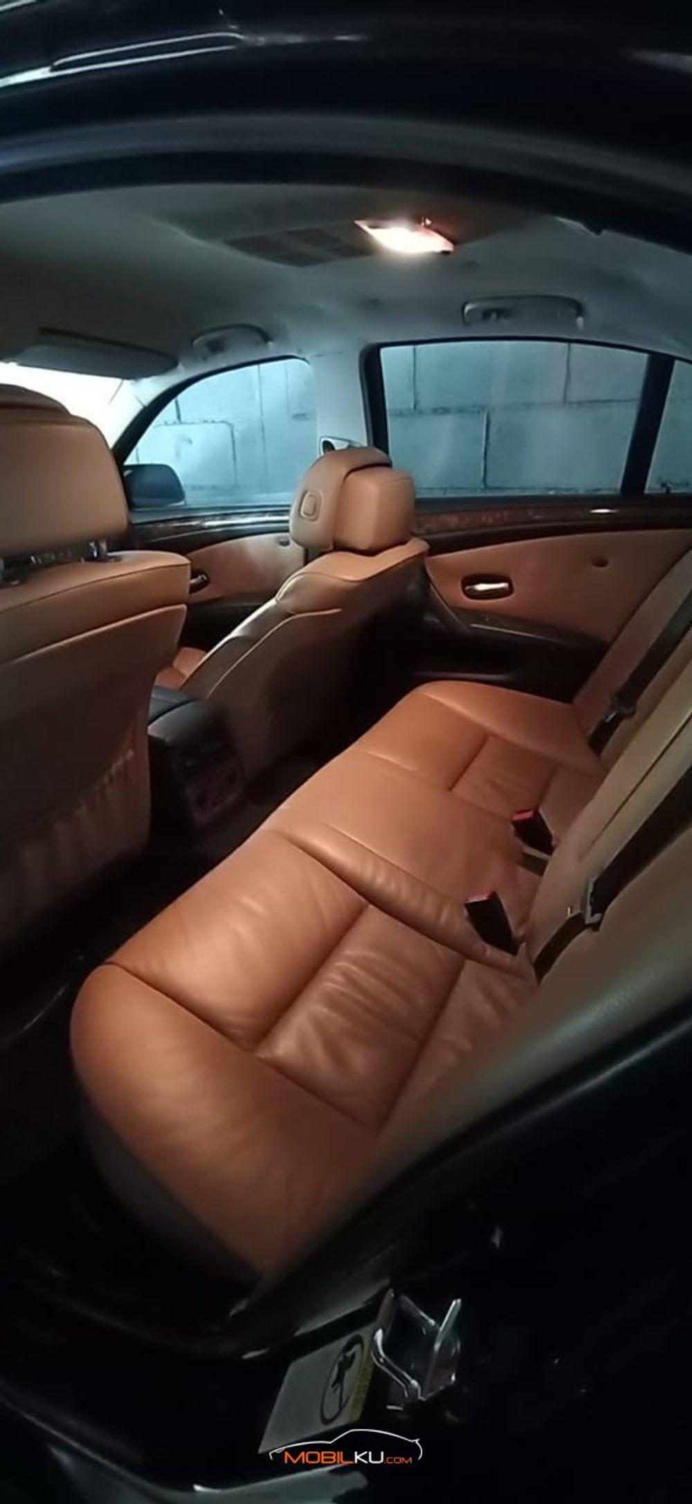 Mobil BMW 5 Series 2008