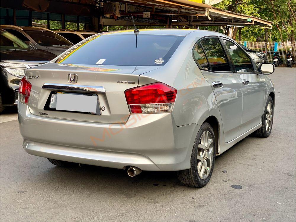Mobil Honda City Sedan 2009