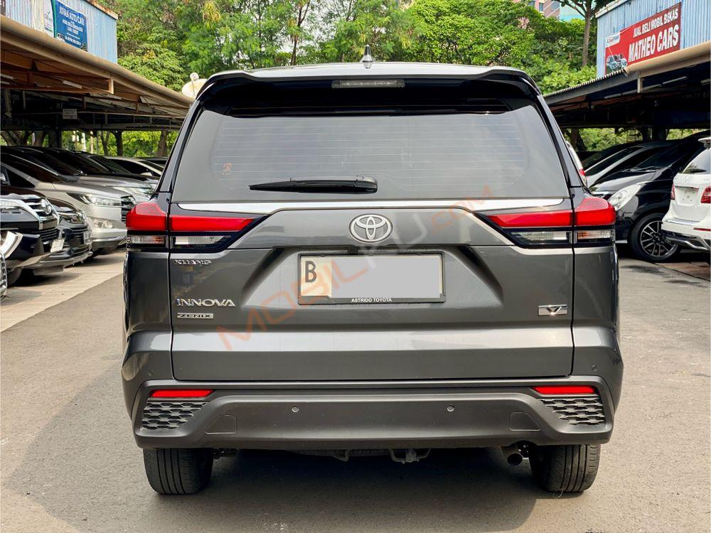 Mobil Toyota Kijang Innova Zenix 2023
