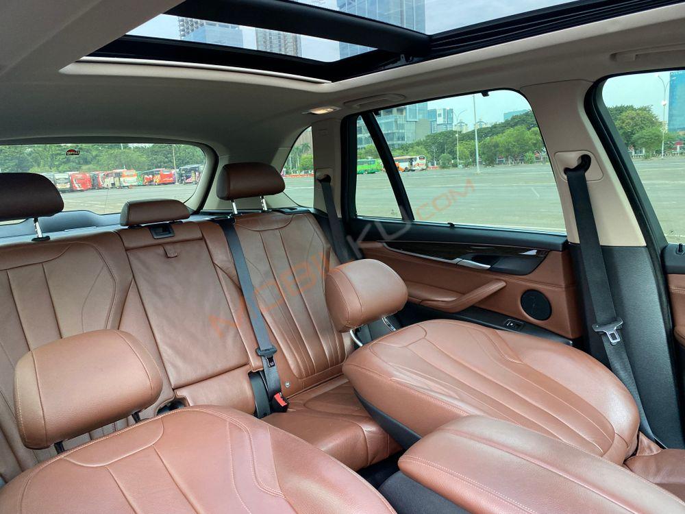 Mobil BMW X5 2015