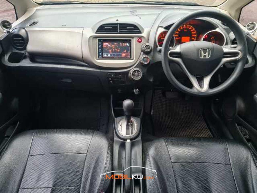 Mobil Honda Jazz 2012