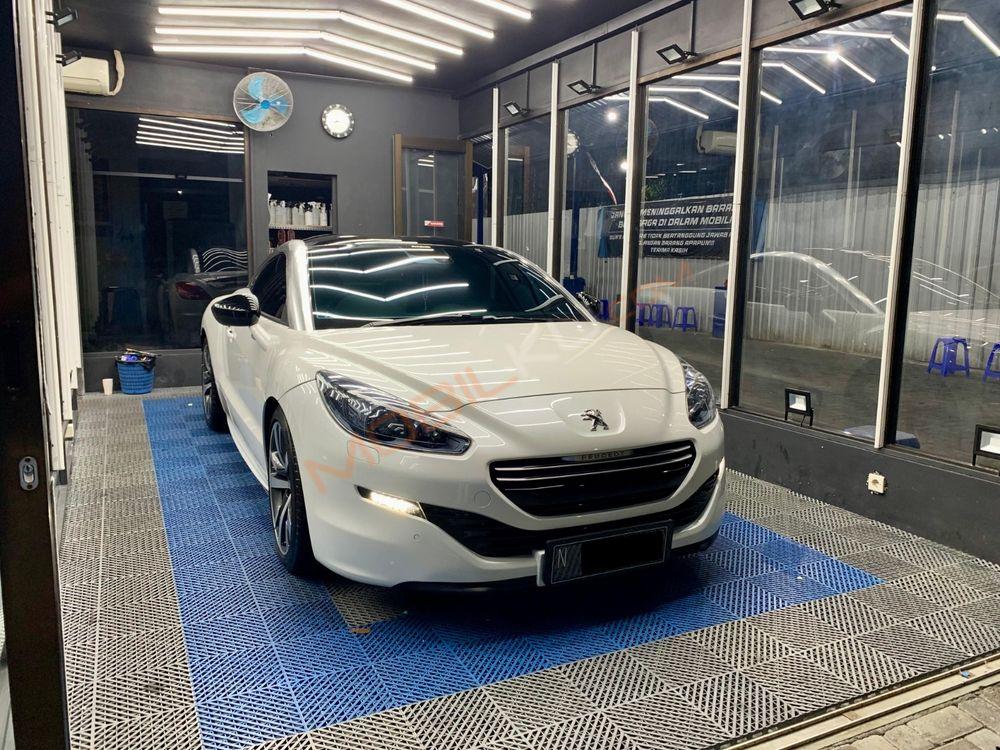 Mobil Peugeot RCZ 2013