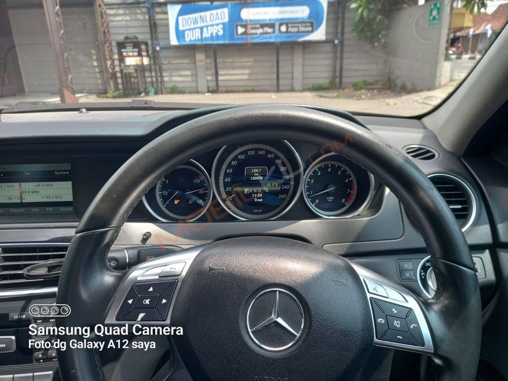 Mobil Mercedes-Benz C-Class 2012