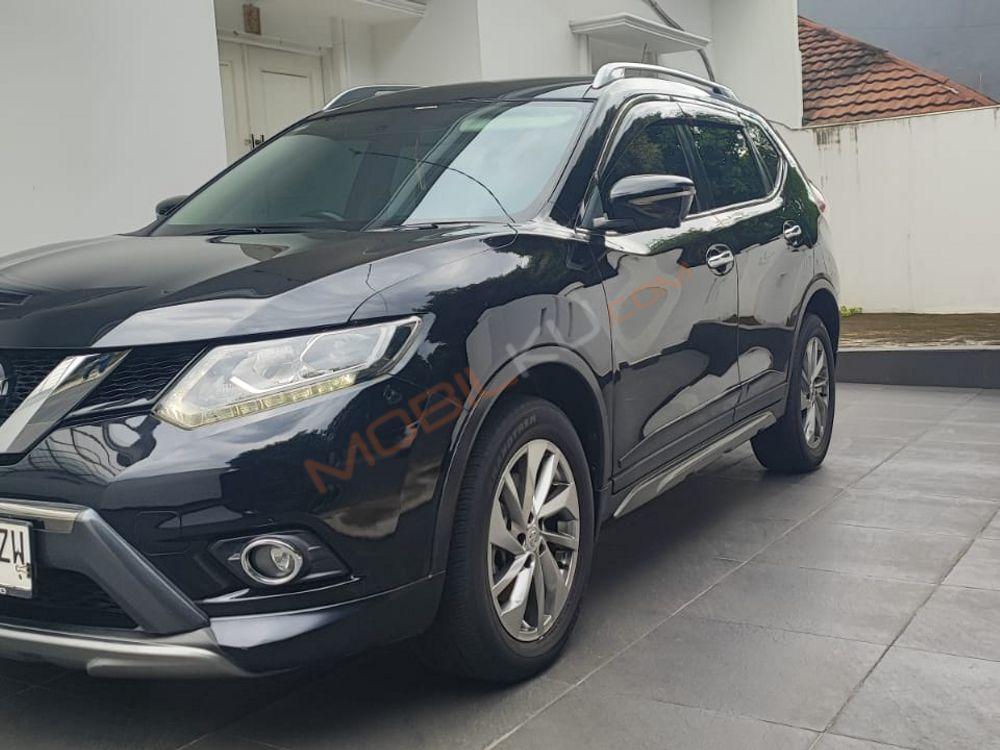 Mobil Nissan X-Trail 2018