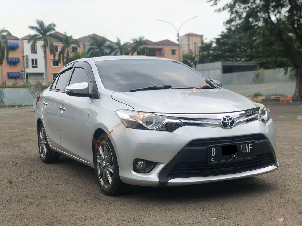 Mobil Toyota Vios 2015