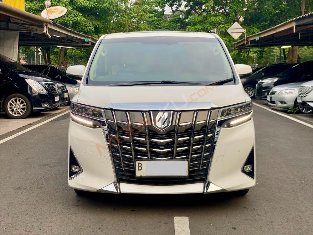 Mobil Toyota Alphard 2020