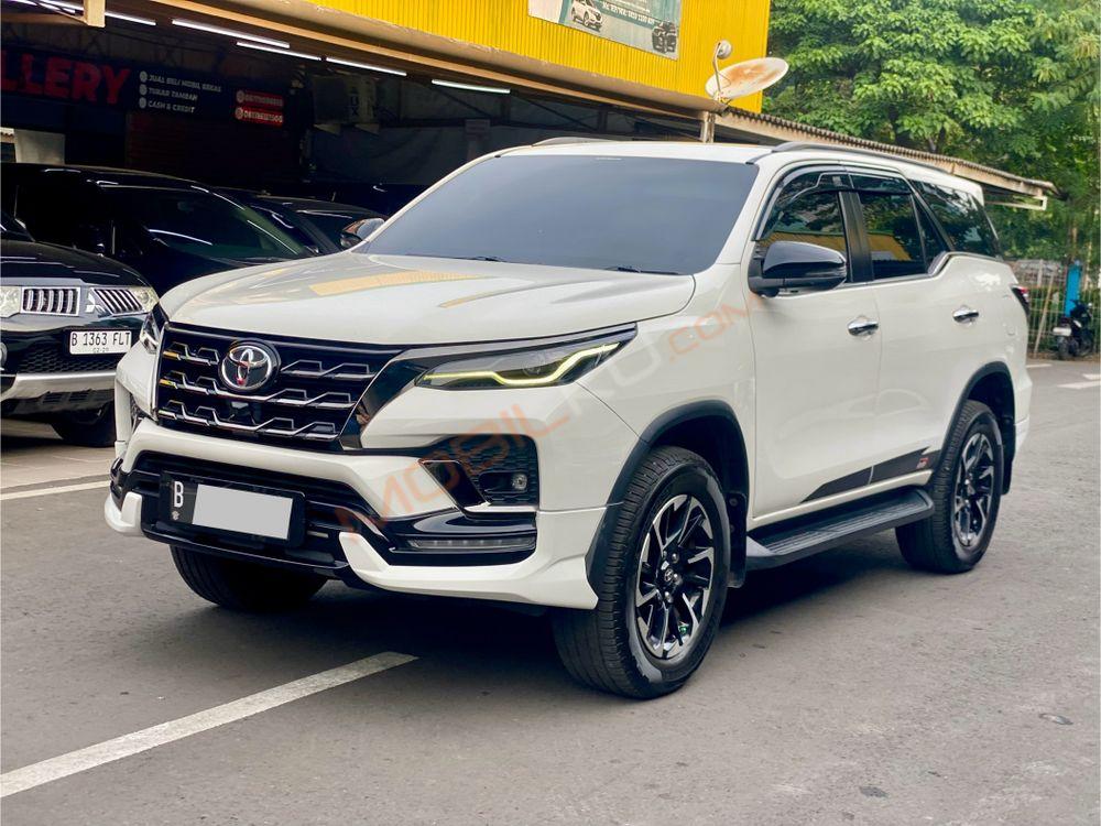 Mobil Toyota Fortuner 2022