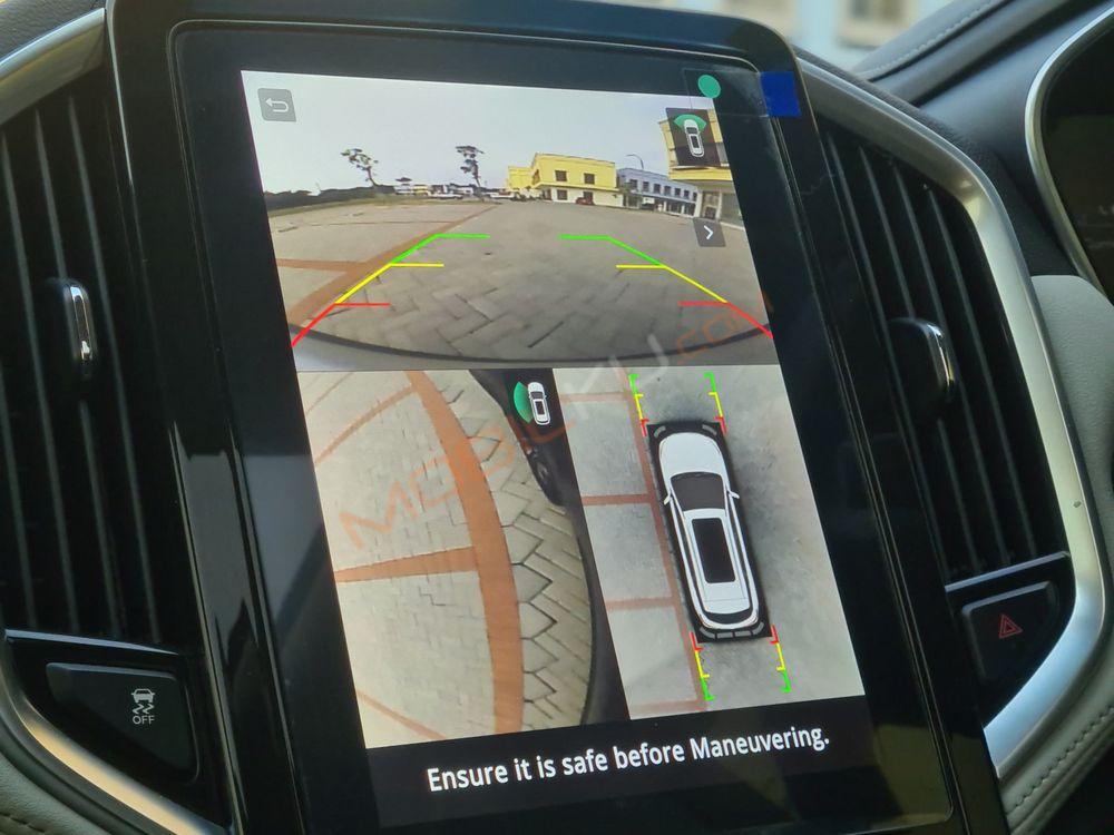 Mobil Wuling Almaz 2019