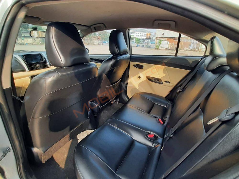 Mobil Toyota Limo 2014