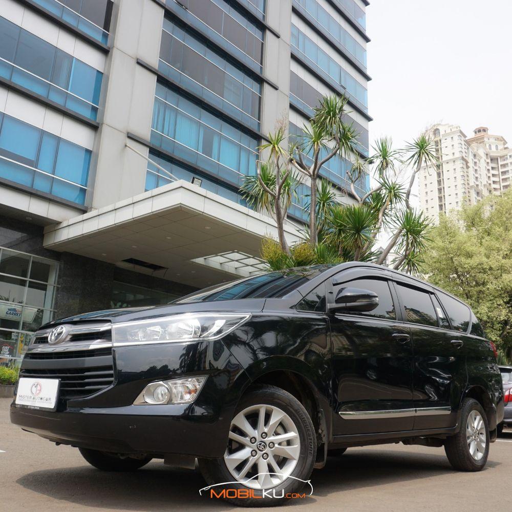Mobil Toyota Kijang Innova 2019