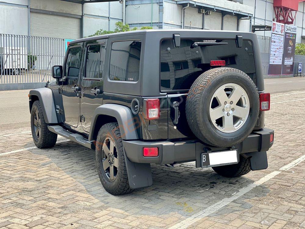 Mobil Jeep Wrangler 2011