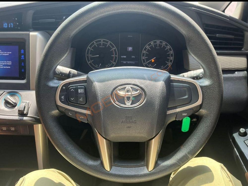 Mobil Toyota Kijang Innova 2019