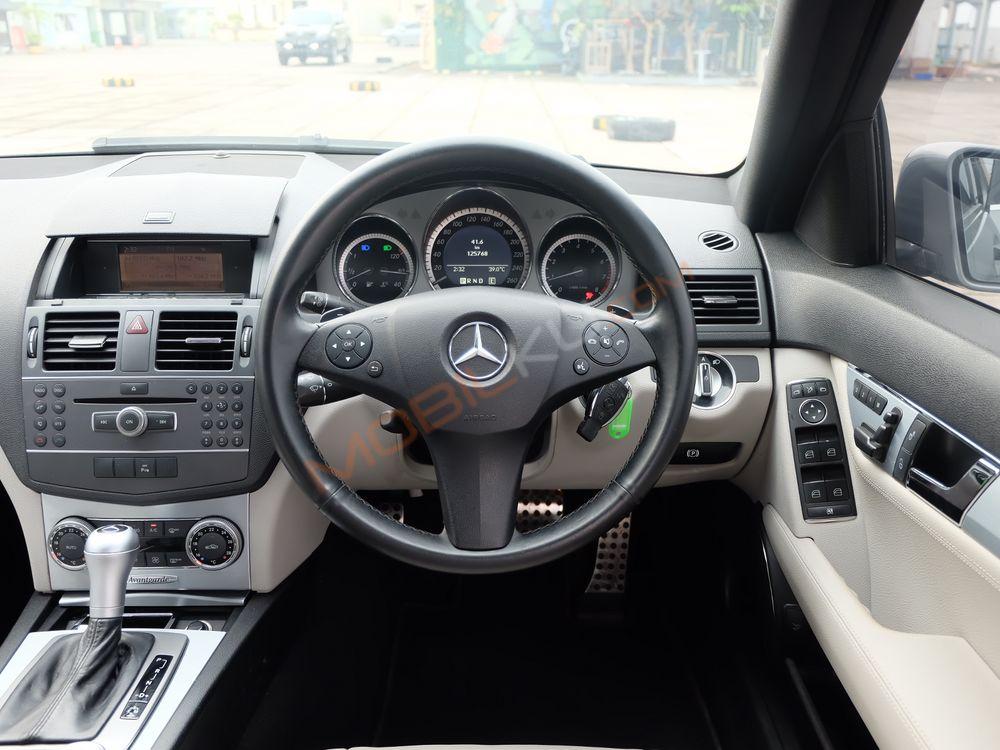 Mobil Mercedes-Benz C-Class 2011