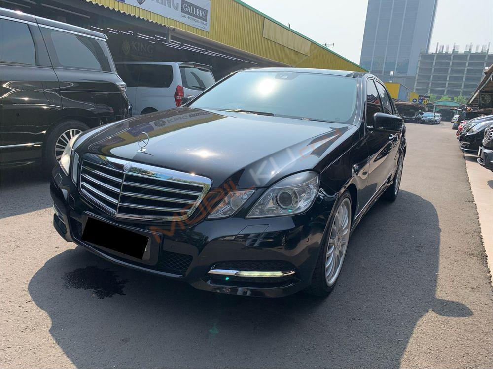 Mobil Mercedes-Benz E-Class 2011