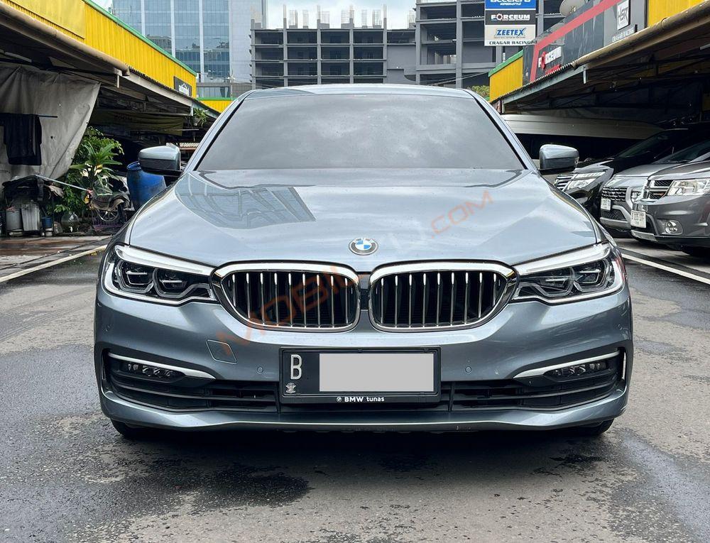 Mobil BMW 5 Series 2020