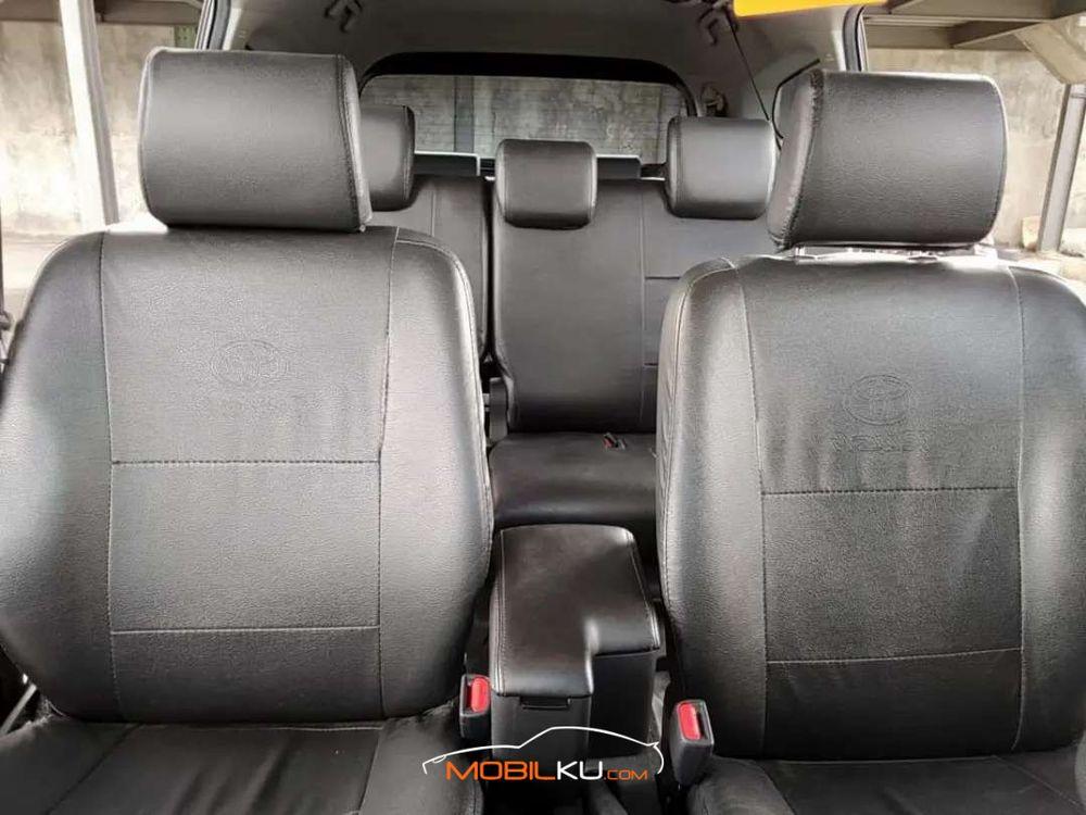 Mobil Toyota Rush 2018