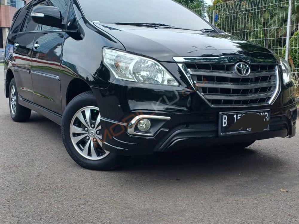 Mobil Toyota Kijang Innova 2015