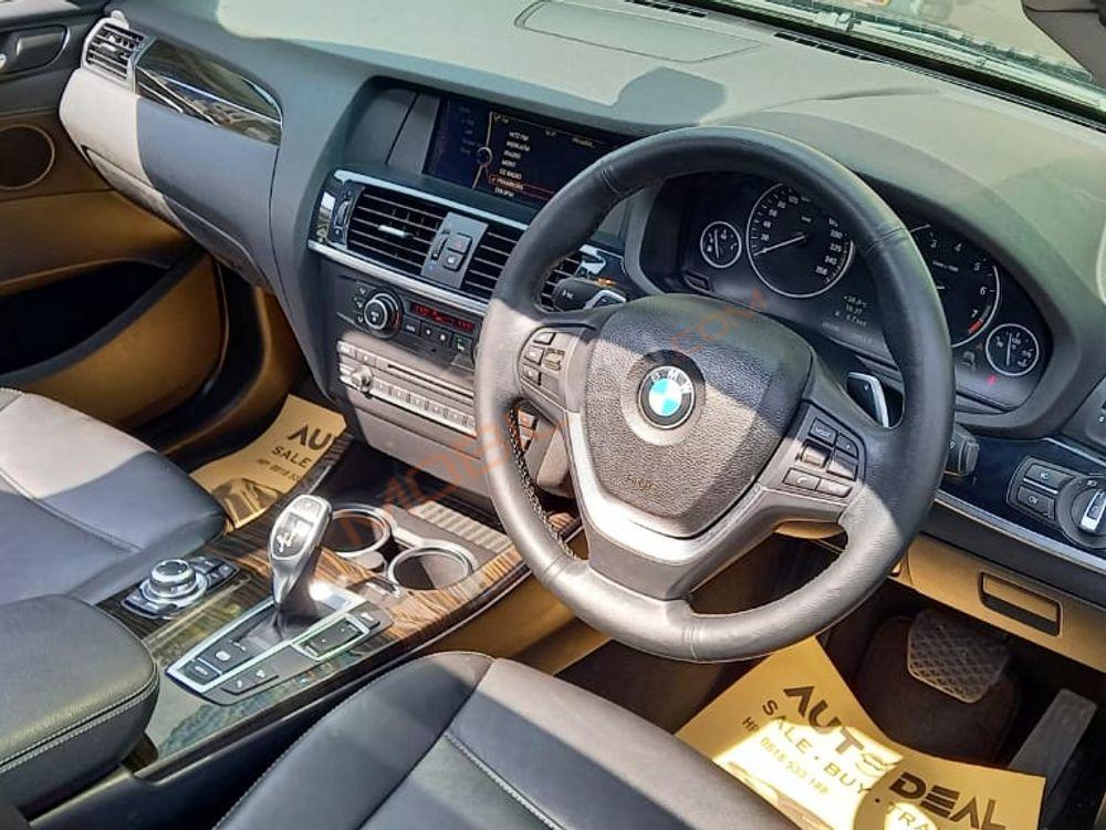 Mobil BMW X3 2012