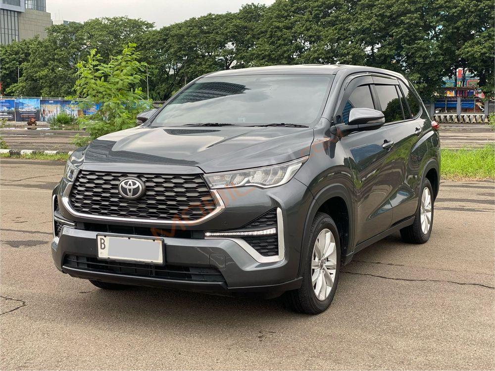 Mobil Toyota Kijang Innova Zenix 2024