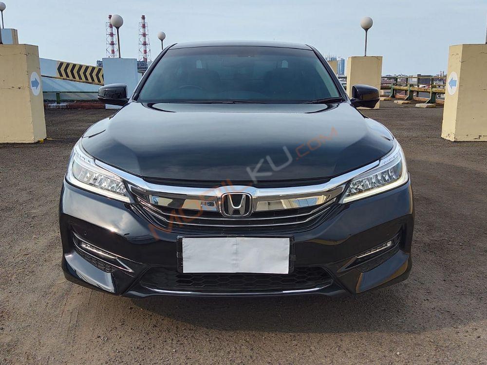 Mobil Honda Accord 2017