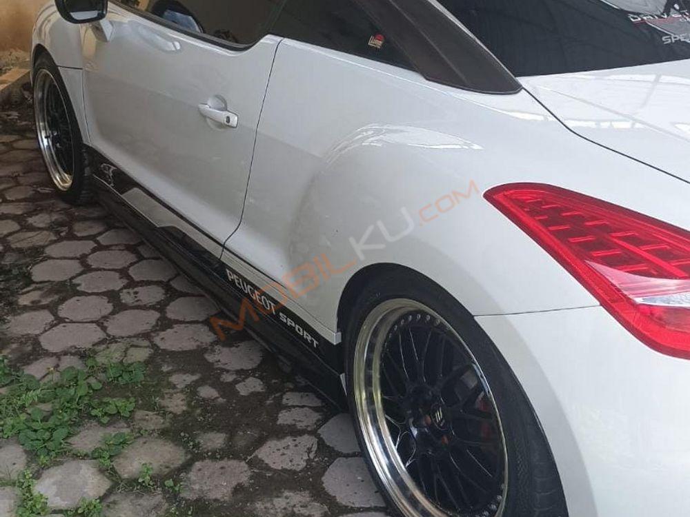 Mobil Peugeot RCZ 2016