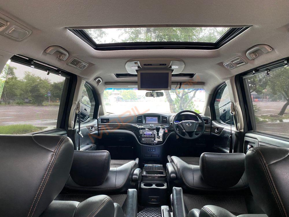 Mobil Nissan Elgrand 2014