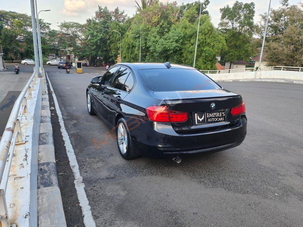 Mobil BMW 3 Series 2014