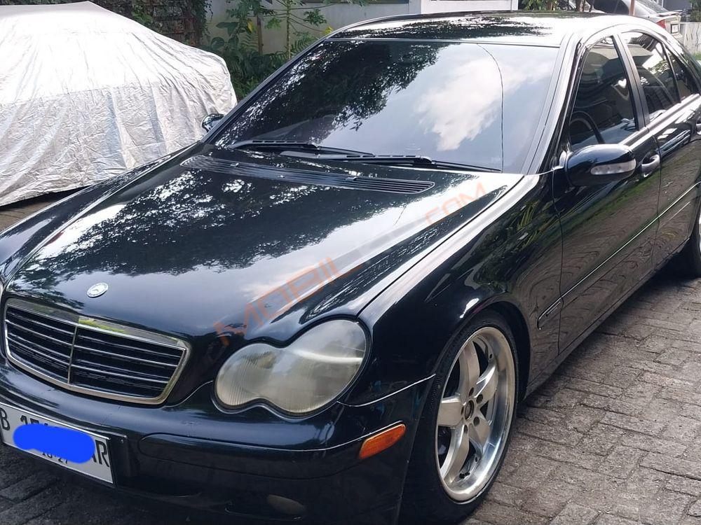 Mobil Mercedes-Benz C-Class 2004