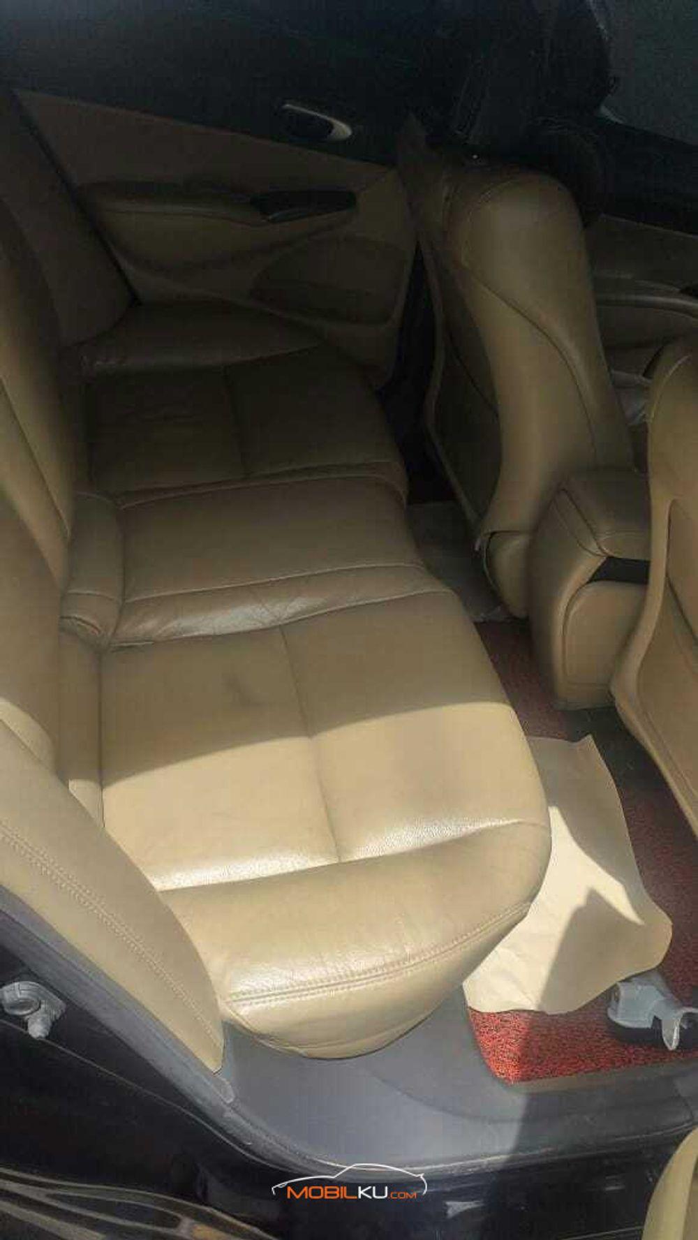 Mobil Honda Civic Sedan 2008