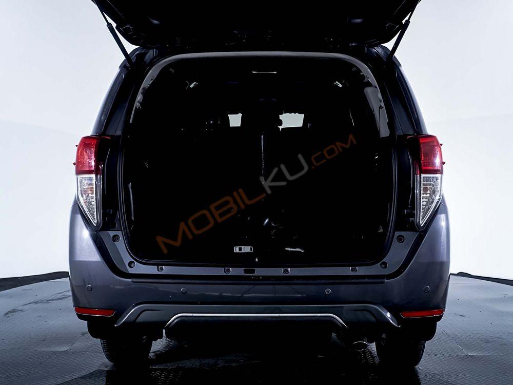 Mobil Toyota Kijang Innova 2017