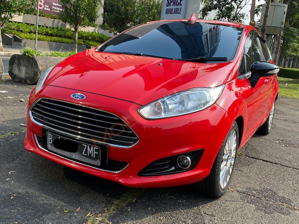 Mobil Ford Fiesta 2013