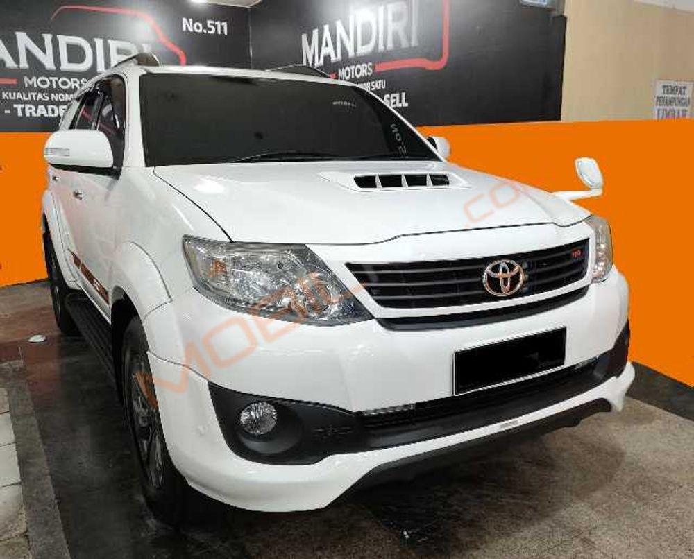 Mobil Toyota Fortuner 2015