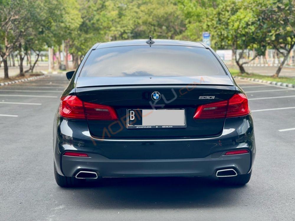 Mobil BMW 5 Series 2020
