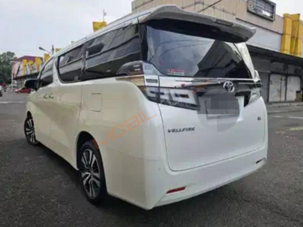 Mobil Toyota Vellfire 2018