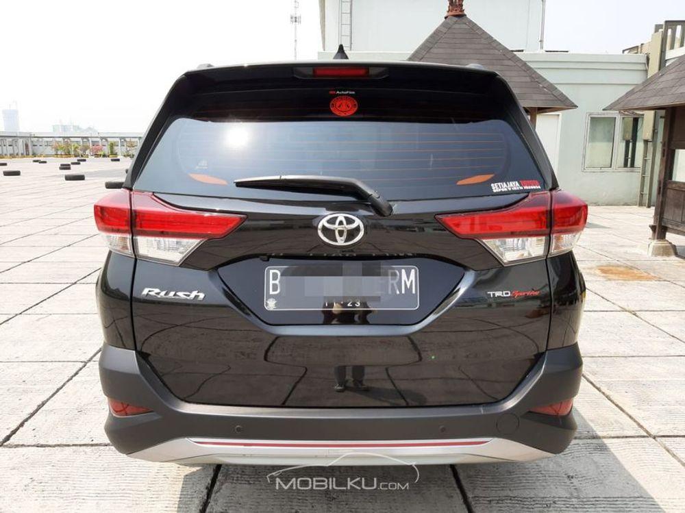 Mobil Toyota Rush 2018