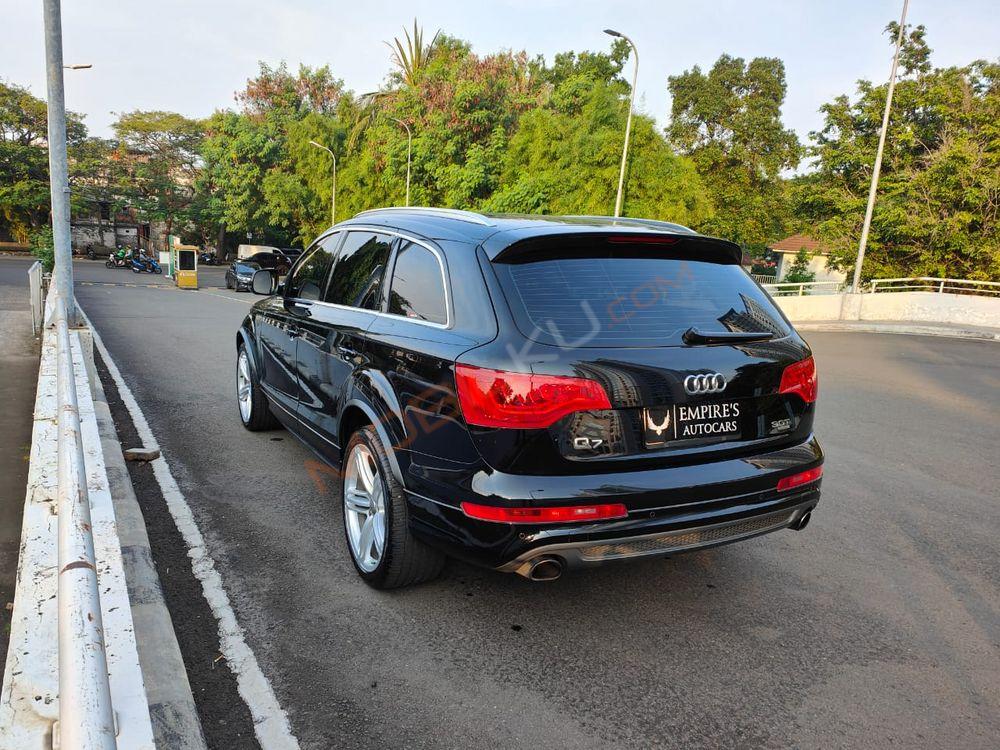 Mobil Audi Q7 2014